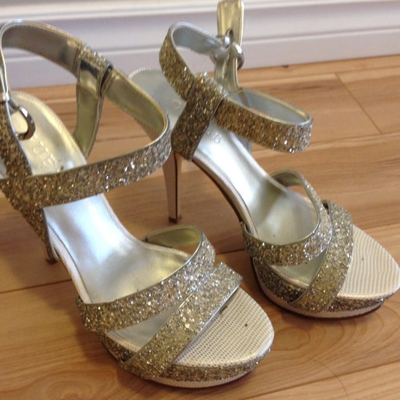 GUESS Silver Glitter Platform Heels - Picture 2 of 2